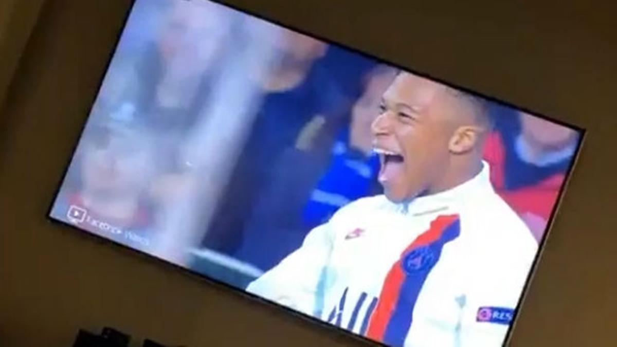 Así celebró Neymar el hat-trick de Mbappé