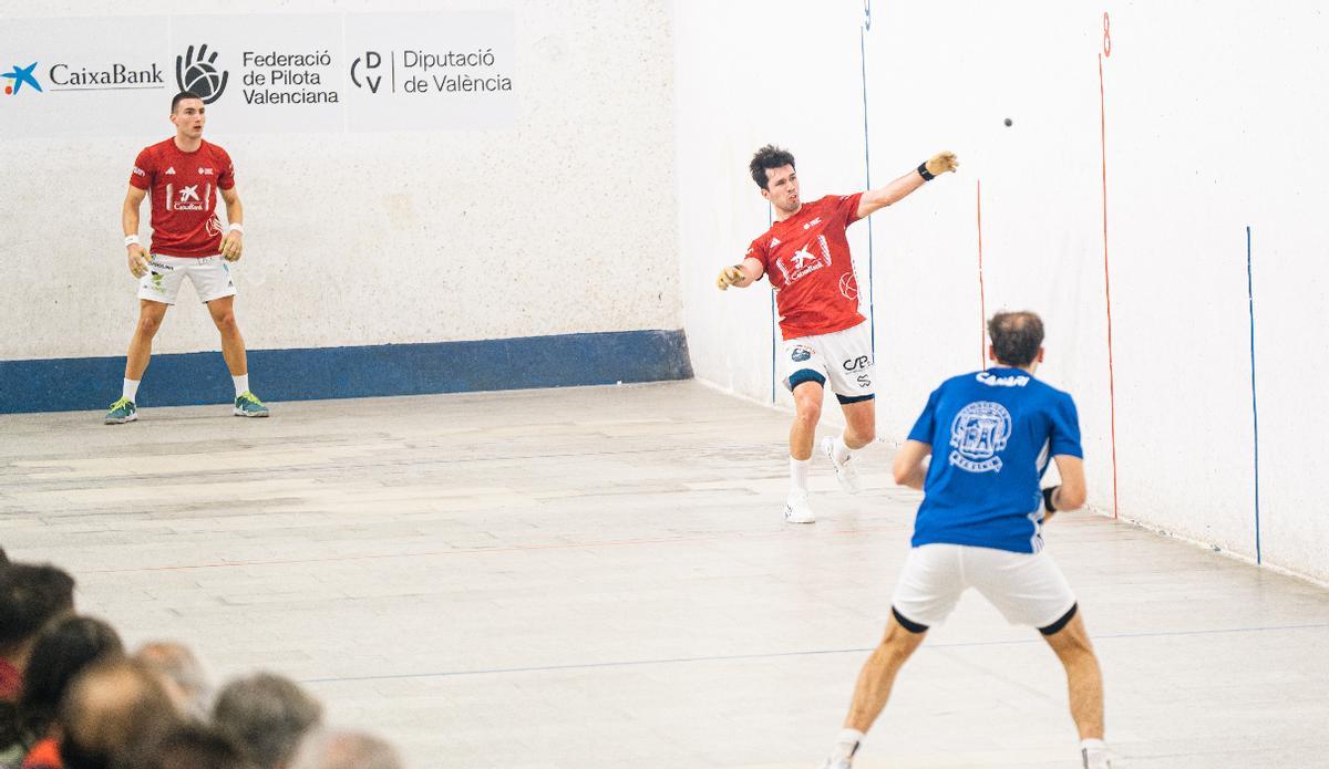 Iván i Seve, que varen superar amb claredat (25-10) al trio de Xeraco, amb Vicent, Canari i Néstor, en la partida de tornada de semifinals.