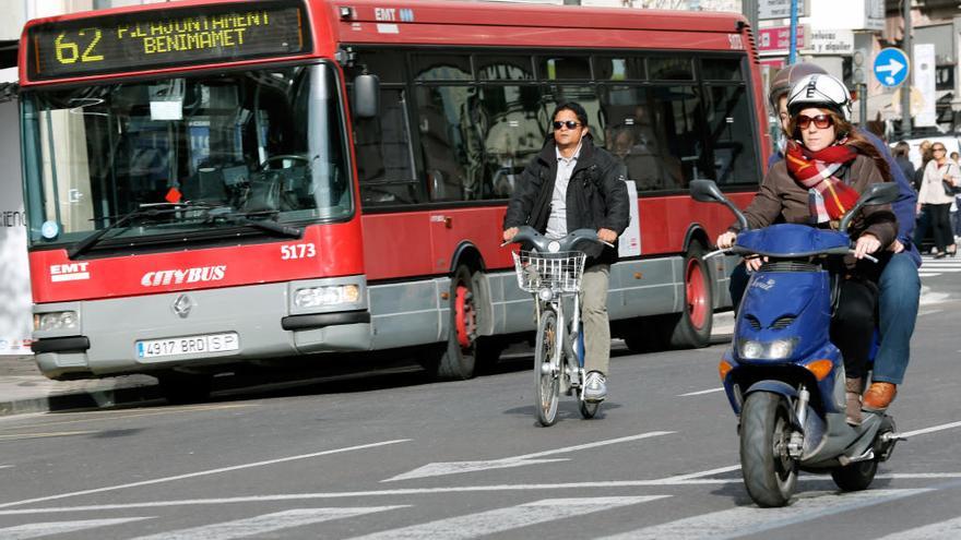 Un carril bus unirá la Plaza de América y la Porta de la Mar