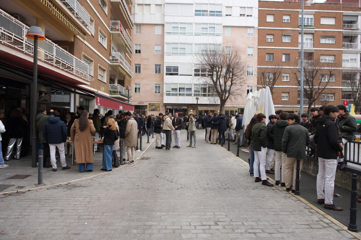 ¿Has estado de cañas en Badajoz? ¡Búscate en las fotos de la 'Tardevieja'!