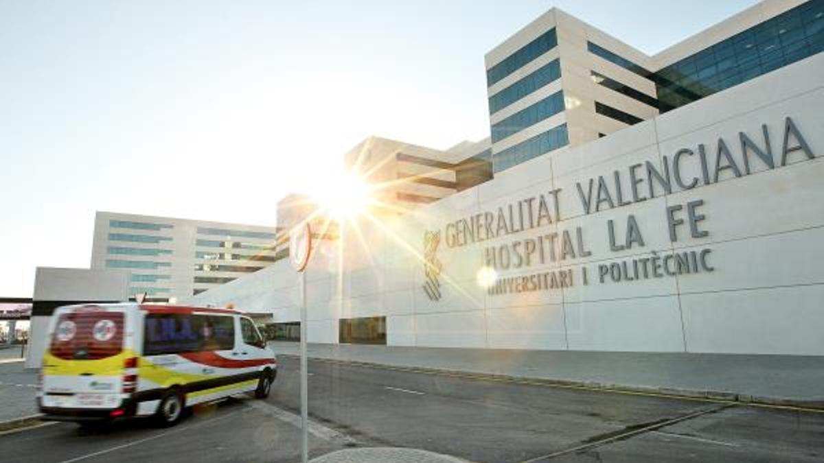Fachada del Hospital La Fe de Valencia.