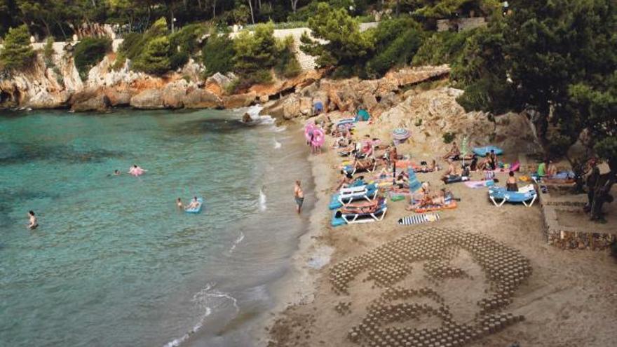 Das Abbild der Kanzlerin im Strand von Cala Rajada