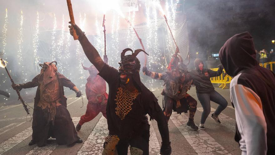 Palma se despide de Sant Sebastià con un Correfoc multitudinario