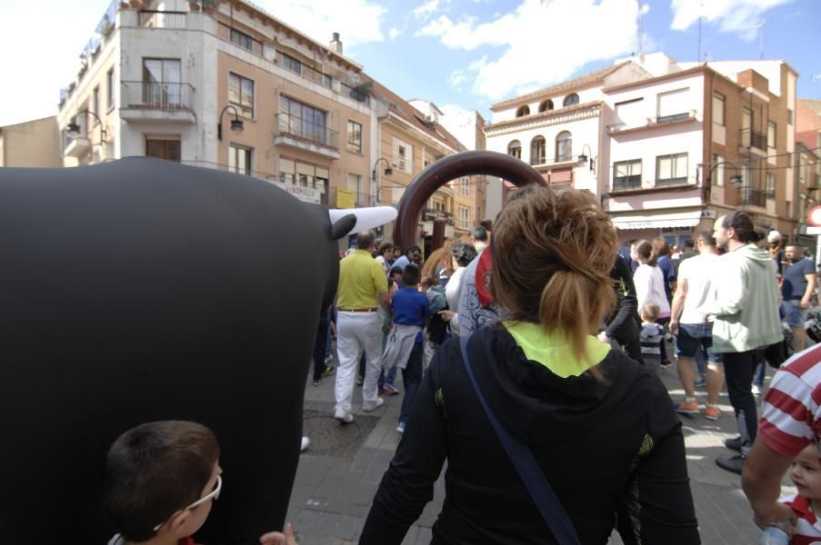 Los toros hinchables llenaron las calles