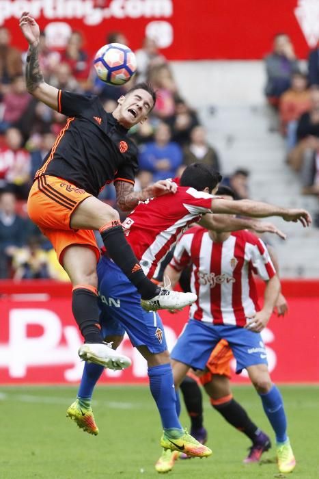 El partido entre el Sporting y el Valencia, en imágenes