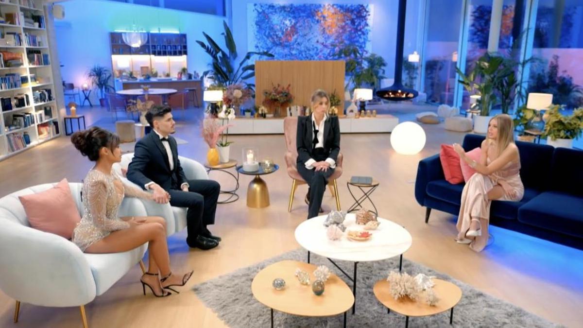 Mayeli y Álvaro, junto a Sandra Barneda y Alba en el reencuentro tras 'La isla de las Tentaciones'