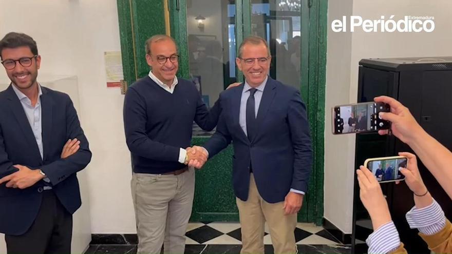 Vídeo | PP y Vox sellan el acuerdo para aprobar los presupuestos municipales en Cáceres