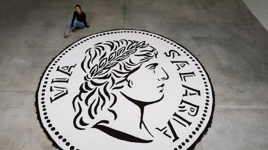 Luna Bengoechea convierte la sal en territorio: una mirada crítica a los paisajes que habitamos