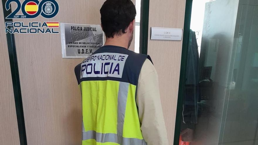 Detenido un hombre después de amenazar con un cúter a los trabajadores de en un establecimiento de Ibiza