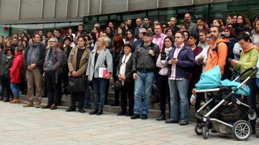 La comunitat educativa gironina condemna l&#039;agressió mortal a l&#039;IES Joan Fuster