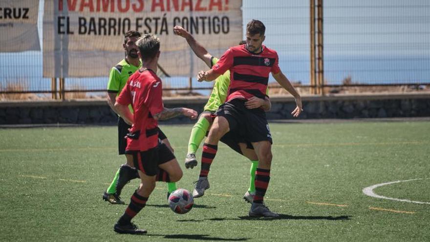 El goleador Saúl deja los puntos en casa