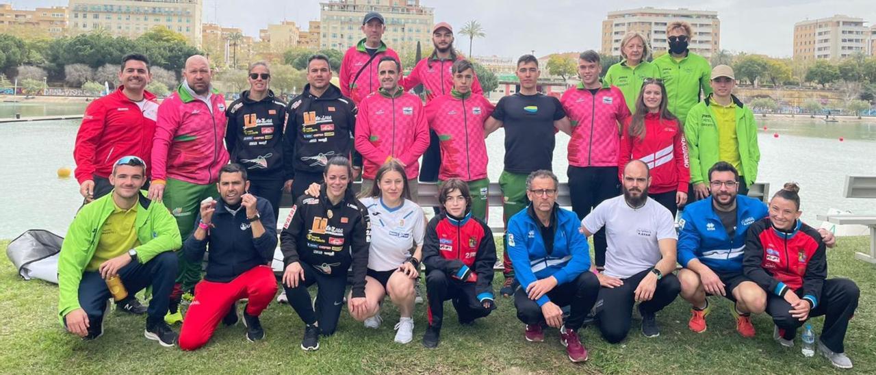 Foto de familia de buena parte de la expedición zamorana. | |  CEDIDA