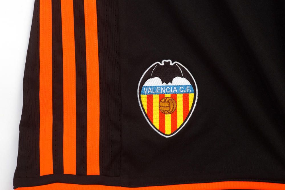 Las nuevas camisetas del Valencia CF 2016/17