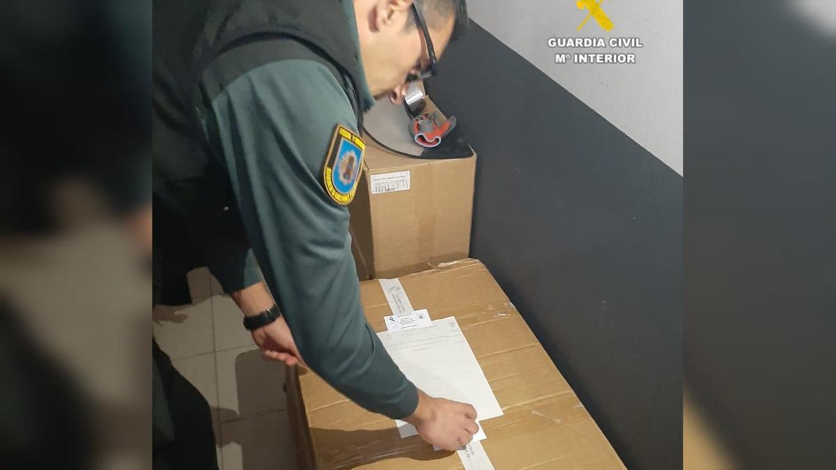 Imagen de la actuación de la Guardia Civil en Castellón.