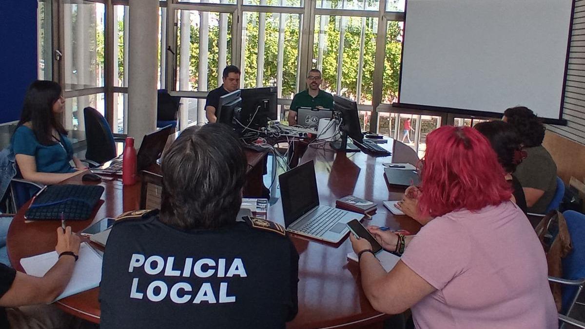 Un momento de la formación en el Ayuntamiento de San Vicente
