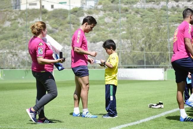 Entrenamiento de la UD Las Palmas en Barranco ...