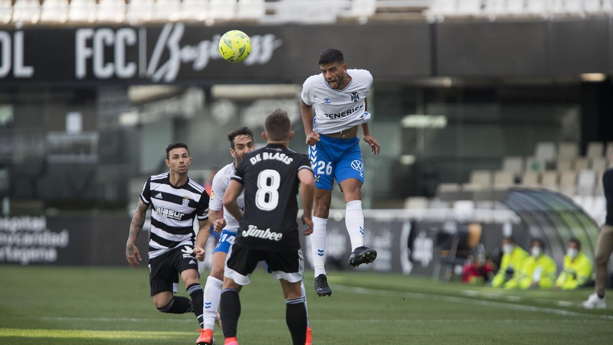 Una acción de Javi Alonso en el encuentro.