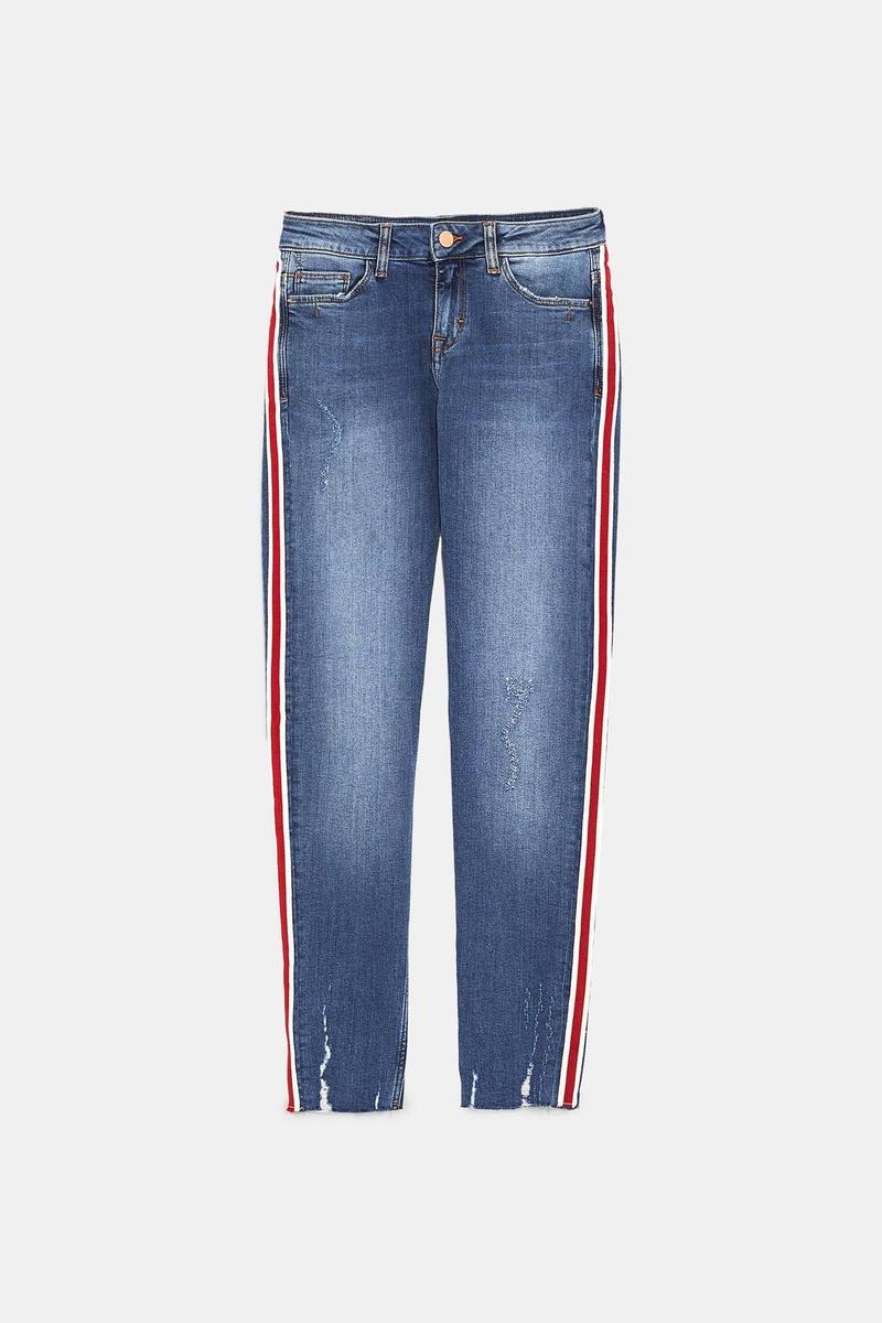 Jeans con banda lateral de Zara con descuento