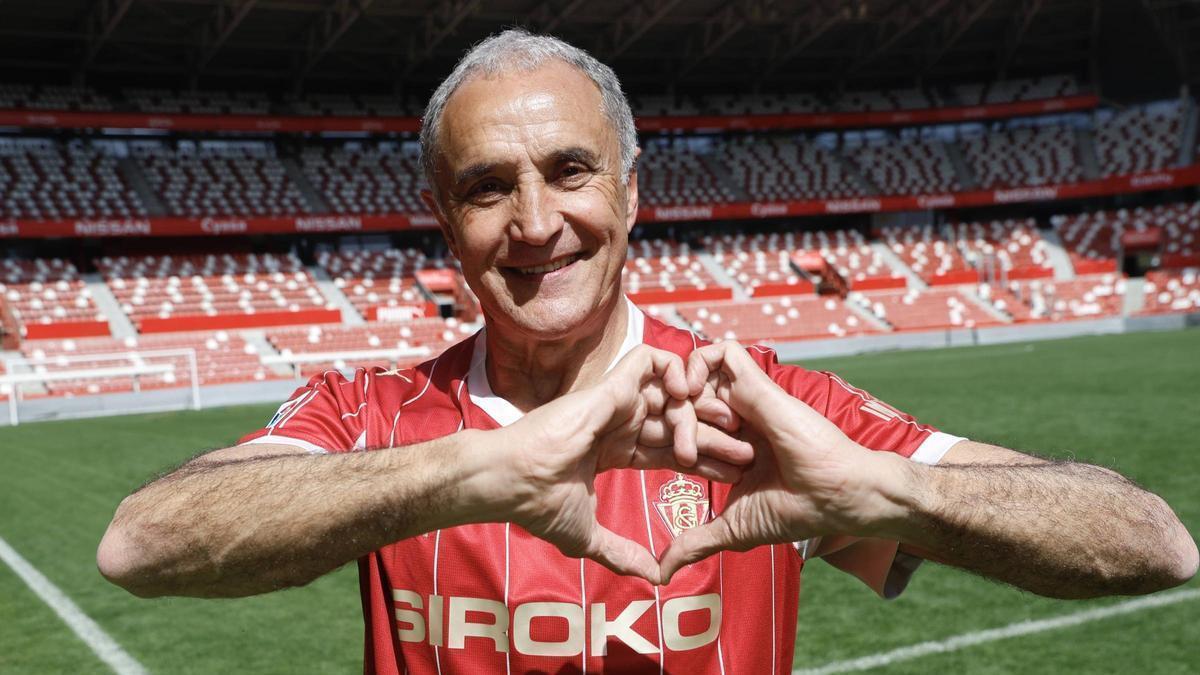 Joaquín, con la roja que el Sporting estrena en Burgos