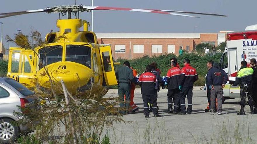 Un estudiante salta al vacío desde la tercera planta de un instituto