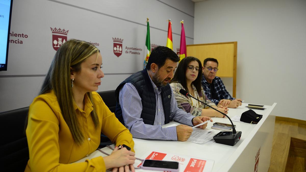 El grupo municipal del PSOE de Plasencia reclaman un plan de igualdad al ayuntamiento.