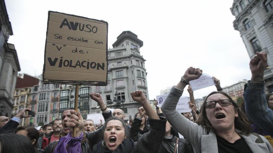 Manifestación en Oviedo contra la sentencia de &quot;La Manada&quot;.