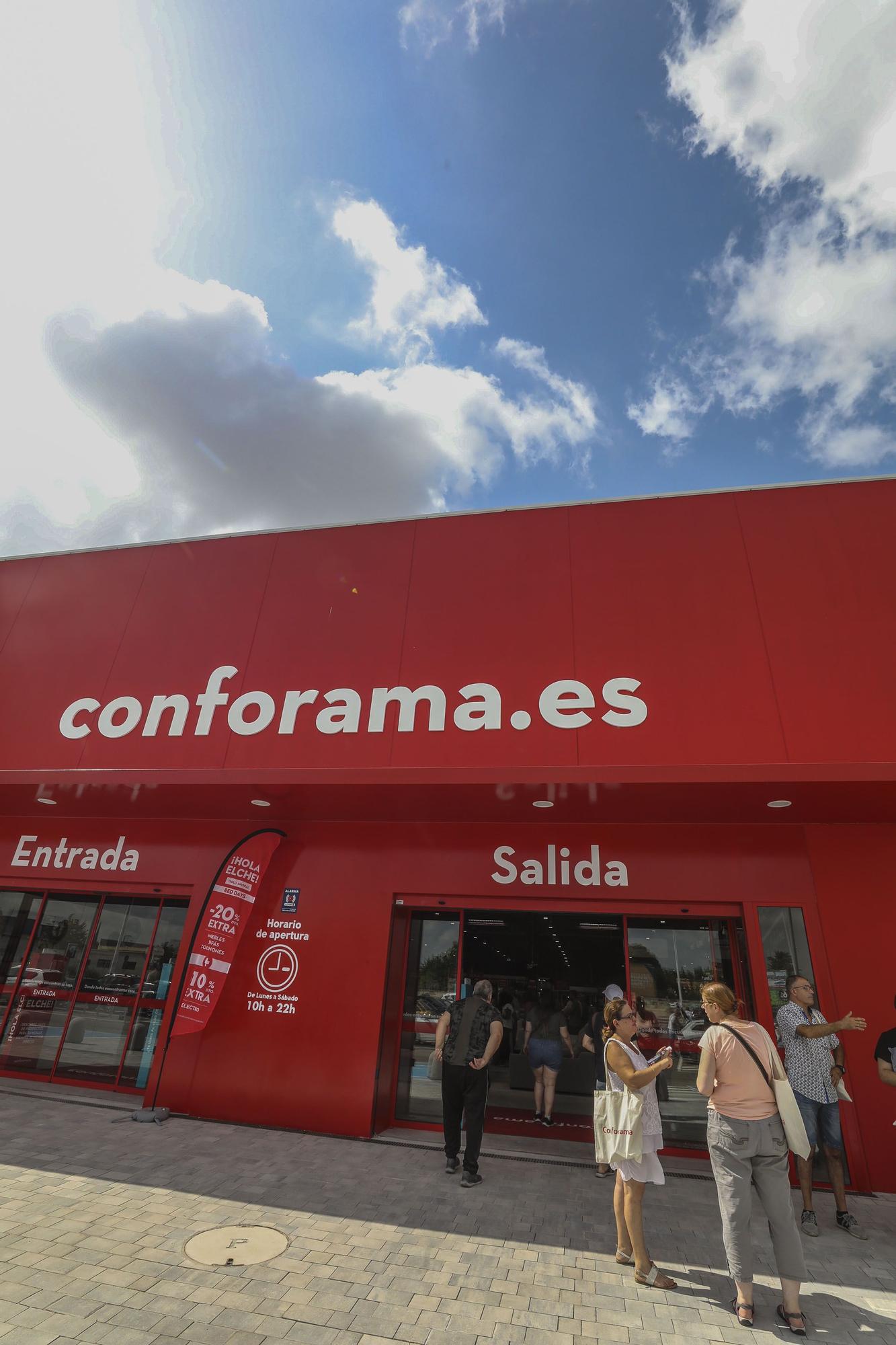 Gran inauguración de la nueva tienda de Conforama en Elche.