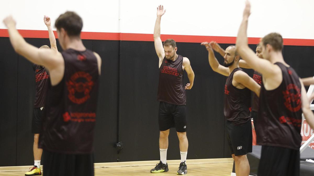 Un entrenament del Bisbal Bàsquet.
