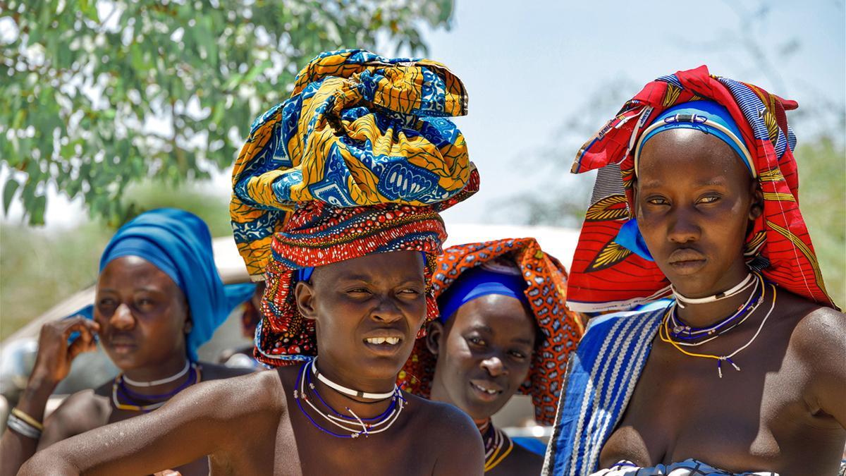 La diversidad cultural de Angola se refleja en sus pueblos, tradiciones y formas de vida.