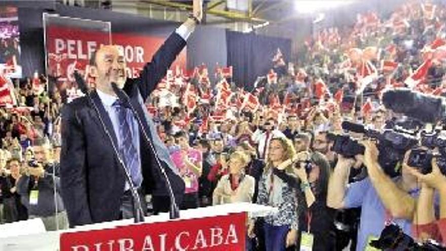 Rubalcaba en el cierre de campaña en Fuenlabrada.