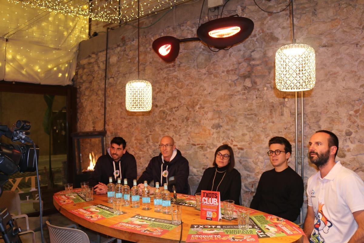 Un moment de l'acte al restaurant Txots.