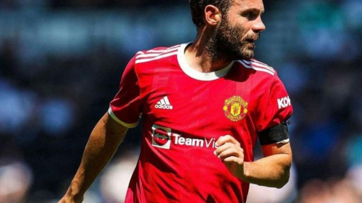 Una imagen de archivo de Juan Mata con la camiseta del Manchester United