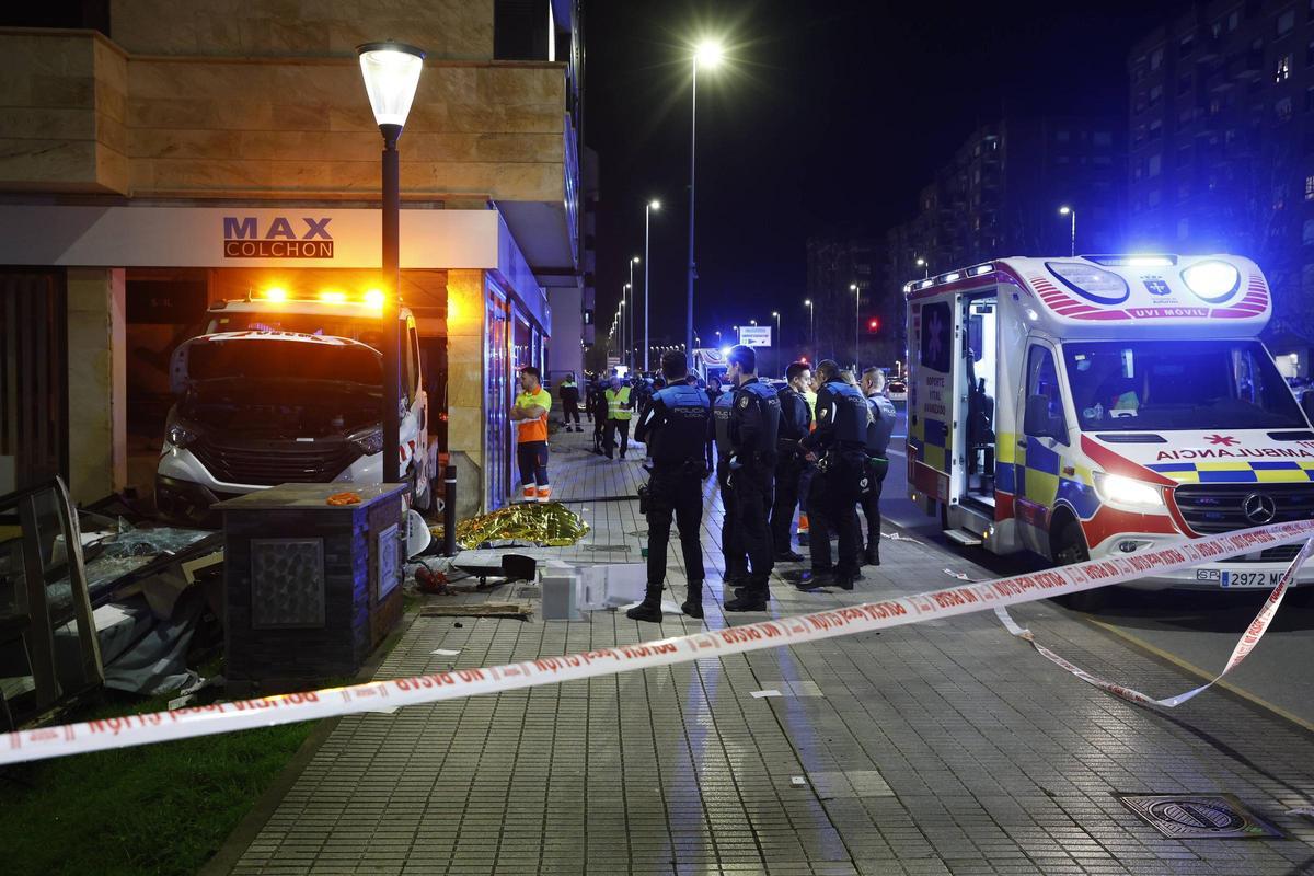 Brutal accidente de tráfico en Gijón con dos fallecidos
