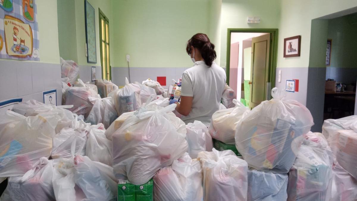 Manises inicia un banco de alimentos para ayudar a la población más vulnerable