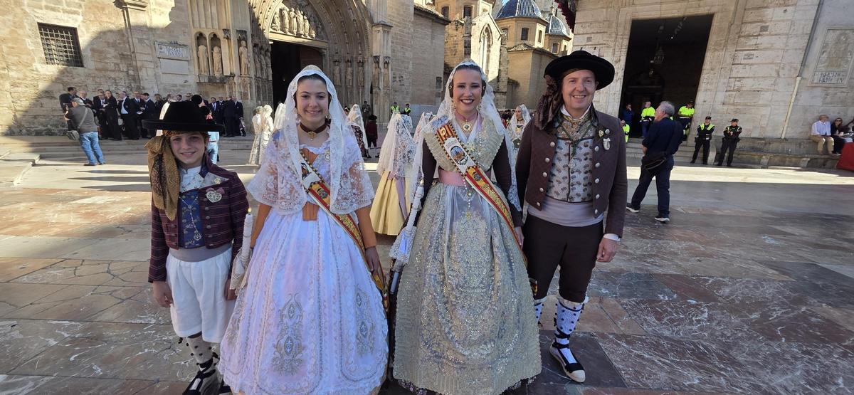 Comisiones de falla en la Procesión de la Virgen (3/7)