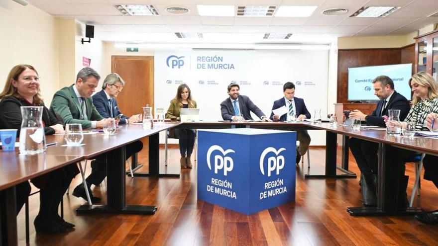 Reunión del Comité Ejecutivo Regional del PP, ayer.  | L.O.