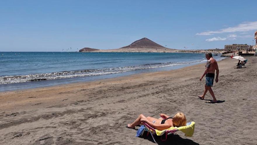 El Ayuntamiento prohíbe el baño en la playa central de El Médano