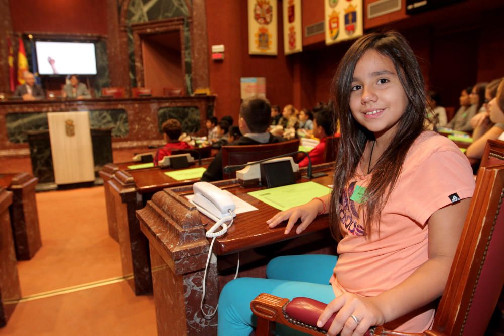 Pleno infantil en la Asamblea Regional