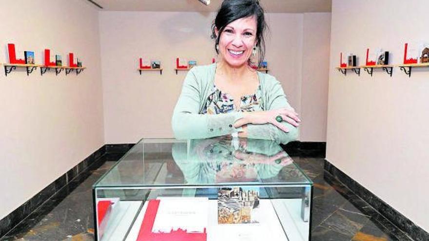 Rosana Sitcha posa en el Museo del Teatro Romano. | IVÁN J. URQUIZAR