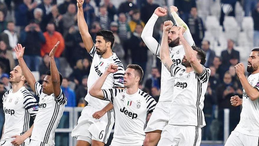 Los jugadores de la Juventus celebran su clasificación.