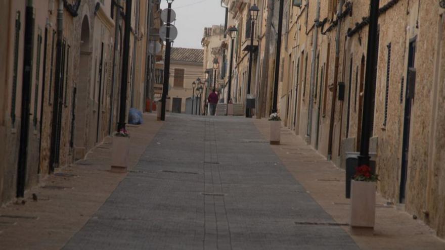 La calle Roser de Consell ya luce reformada