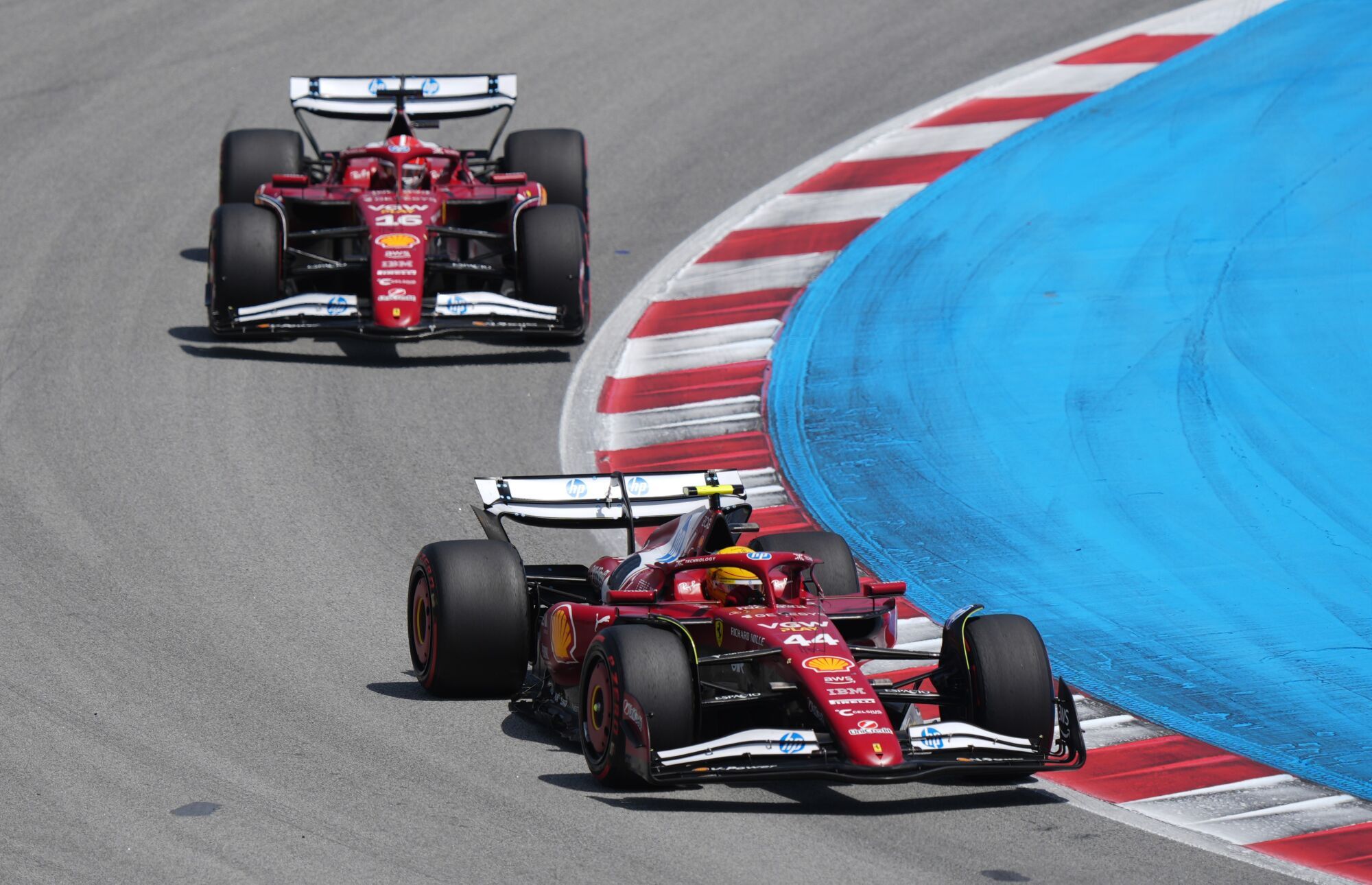 01 June 2025, Spain, Barcelona: British Formula One driver Lando Norris of the McLaren team (L) overtakes Dutch driver Max Verstappen drive during the Formula 1 Spanish Grand Prix race at the Circuit de Barcelona-Catalunya. Photo: Bradley Collyer/PA Wire/dpa 01/06/2025 ONLY FOR USE IN SPAIN. Bradley Collyer/PA Wire/dpa;motor rallying;motorsport;sports;Formula 1 Spanish Grand Prix - Race Day;