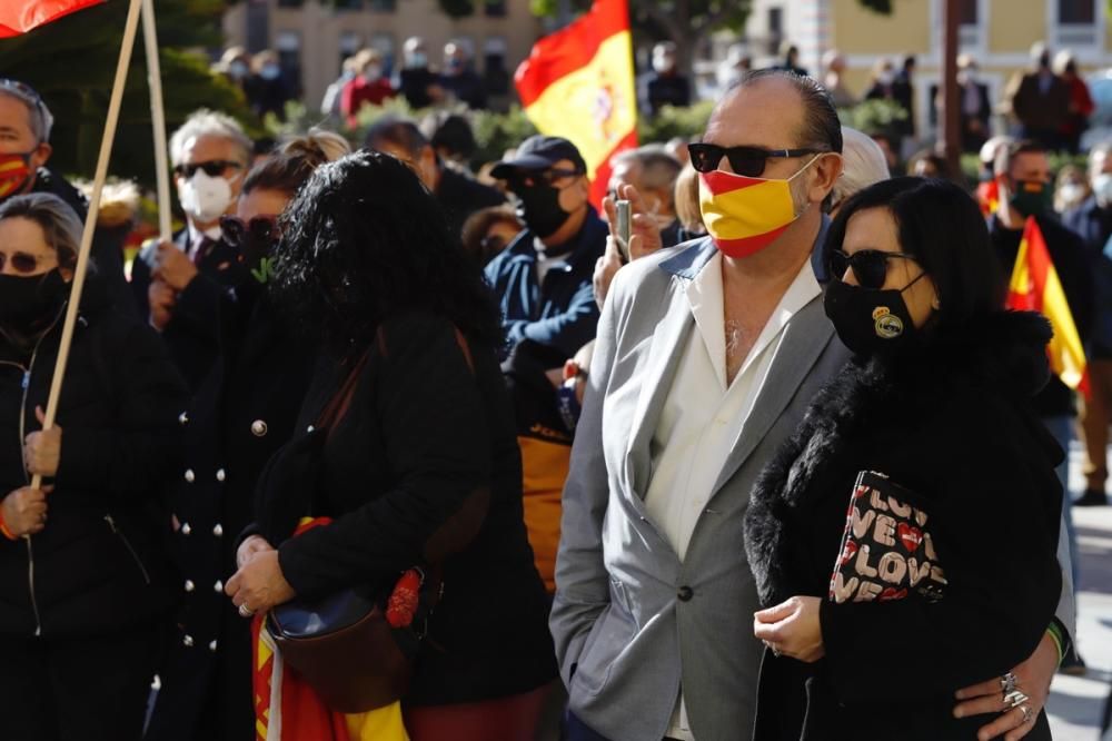 Más de un centenar de personas arropa a Vox en Murcia un acto en defensa de la Constitución