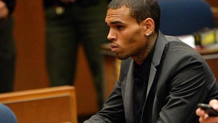 El juez revoca la condicional a Chris Brown por abandonar la escena de un accidente de tráfico