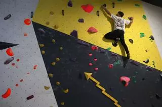 Los rocódromos escalan popularidad en Vigo