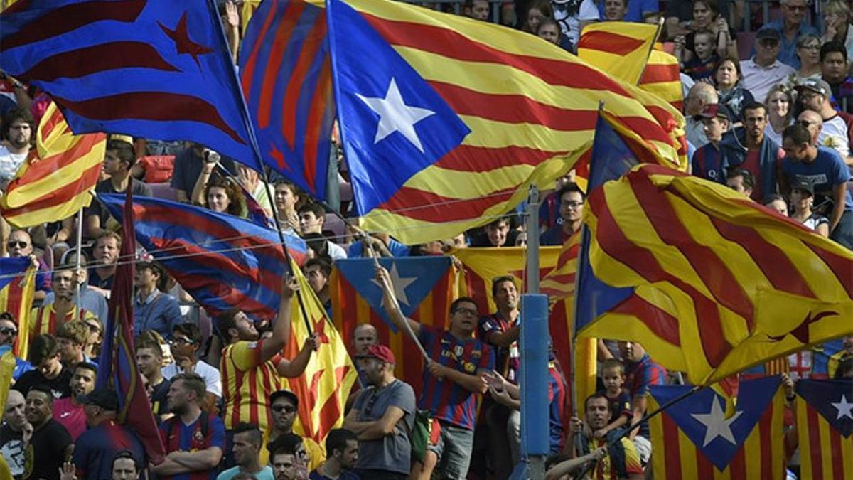 Un grupo de socios está en contra de las esteladas en el Camp Nou