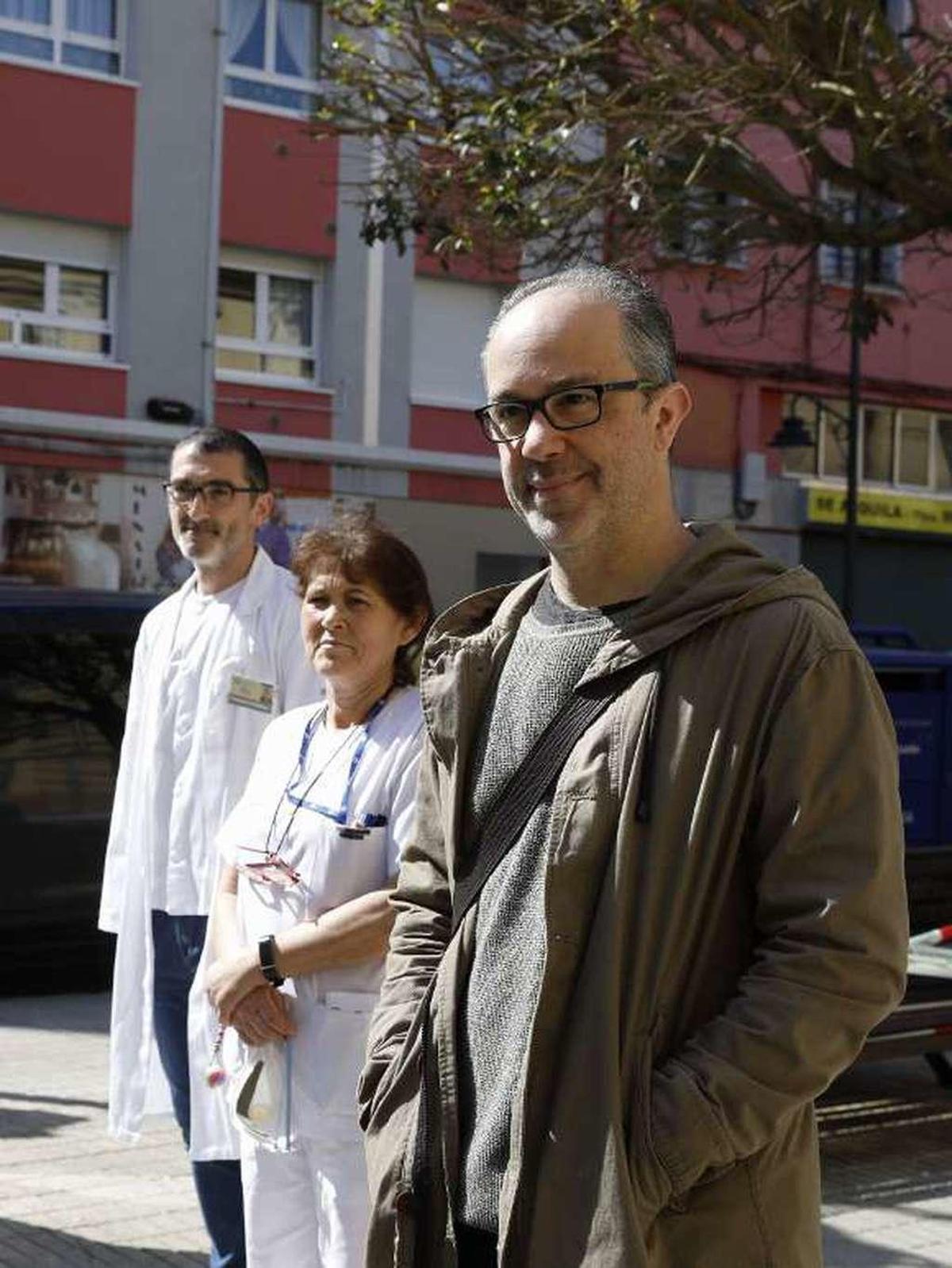 Por la izquierda, Belderraín, coordinador del centro de El Coto; Nevada Morís, de Enfermería, y Pérez Solís, responsable de la estrategia.