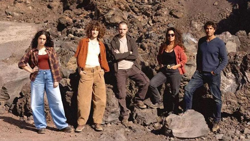 Netflix anuncia su cuarta adaptación de Javier Castillo: 'El susurro del fuego'