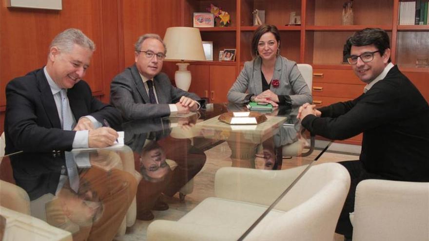 La alcaldesa y el primer teniente de alcalde se reúnen con CECO