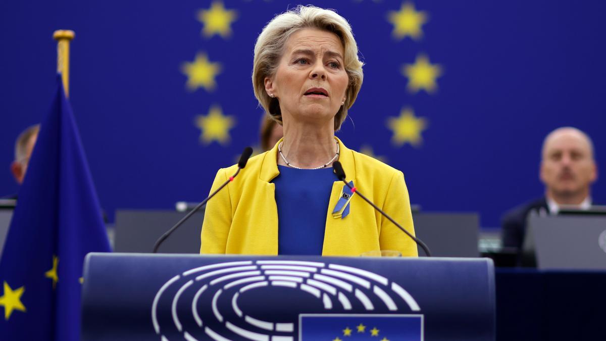 14 September 2022, France, Strasbourg: Ursula von der Leyen (L), European Commission President, speaks during a plenary session of the European Parliament. Photo: Philipp von Ditfurth/dpa